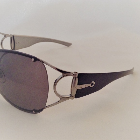 ❤️FLASH SALE!!❤️ Gucci Designer Shield Sunglasses - Picture 2 of 7